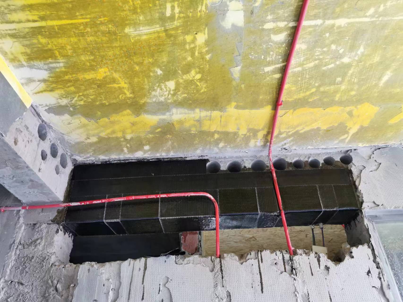 天台梁底钢筋被打断的加固方法